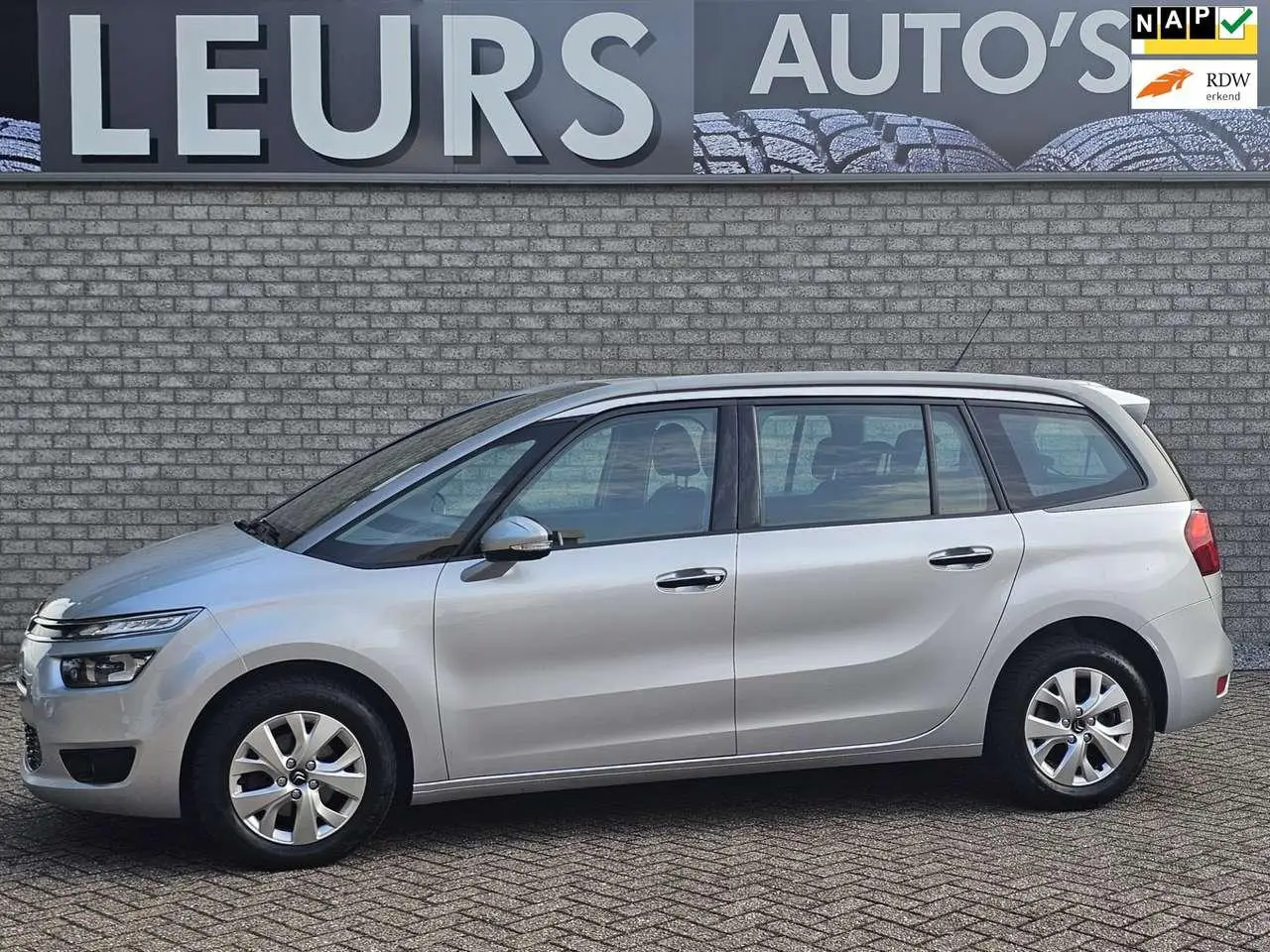 Photo 1 : Citroen C4 2015 Petrol