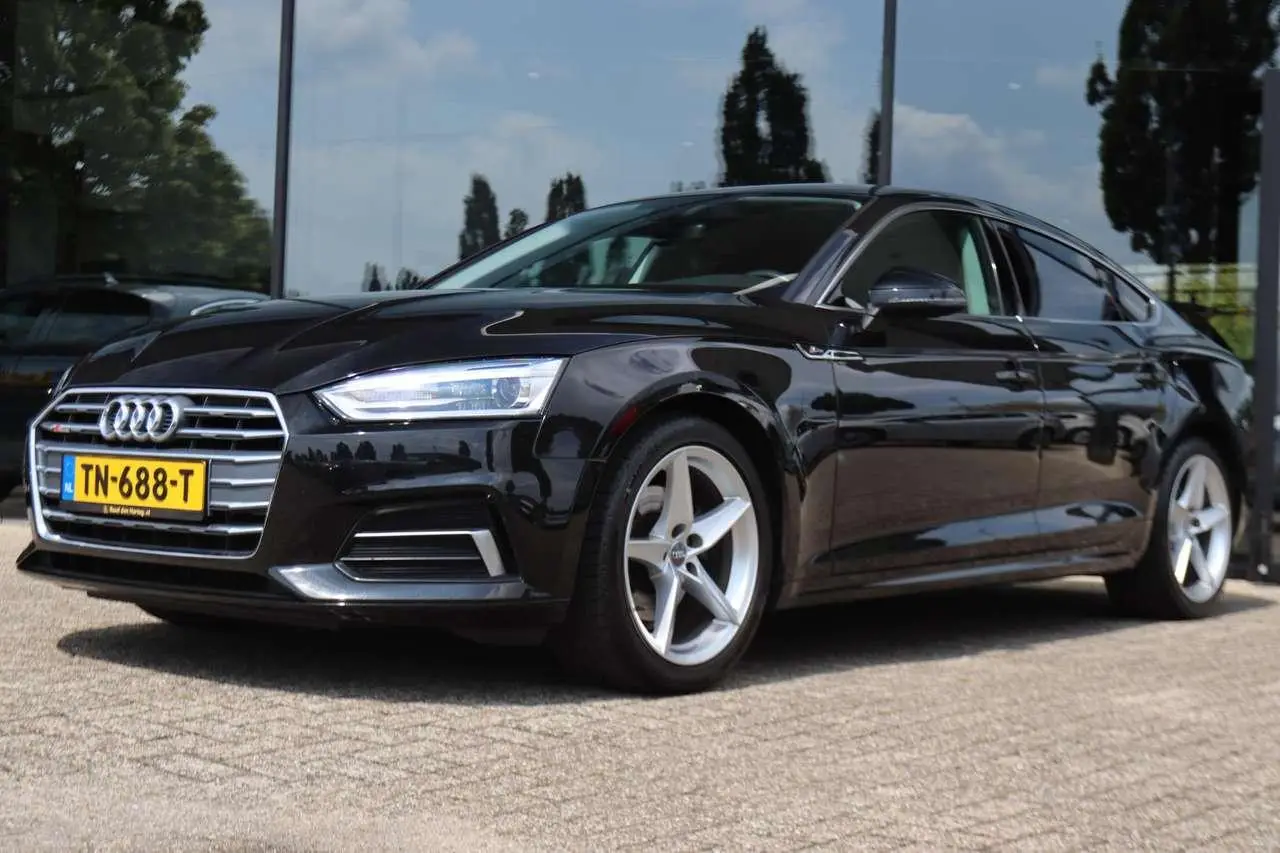 Photo 1 : Audi A5 2018 Petrol