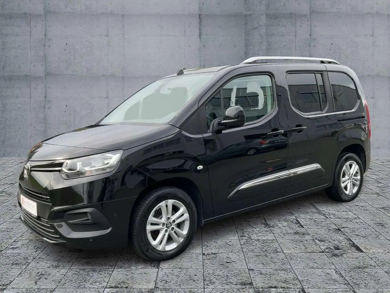 Photo 1 : Toyota Proace 2020 Petrol