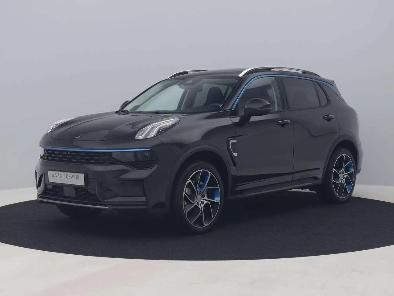 Photo 1 : Lynk & Co 01 2023 Hybrid