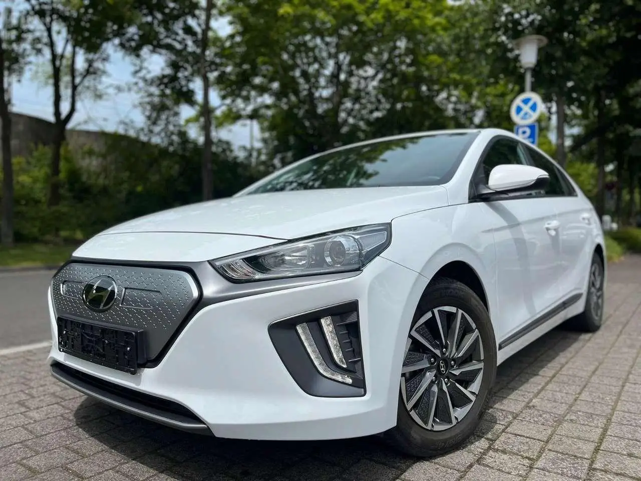 Photo 1 : Hyundai Ioniq 2021 Electric