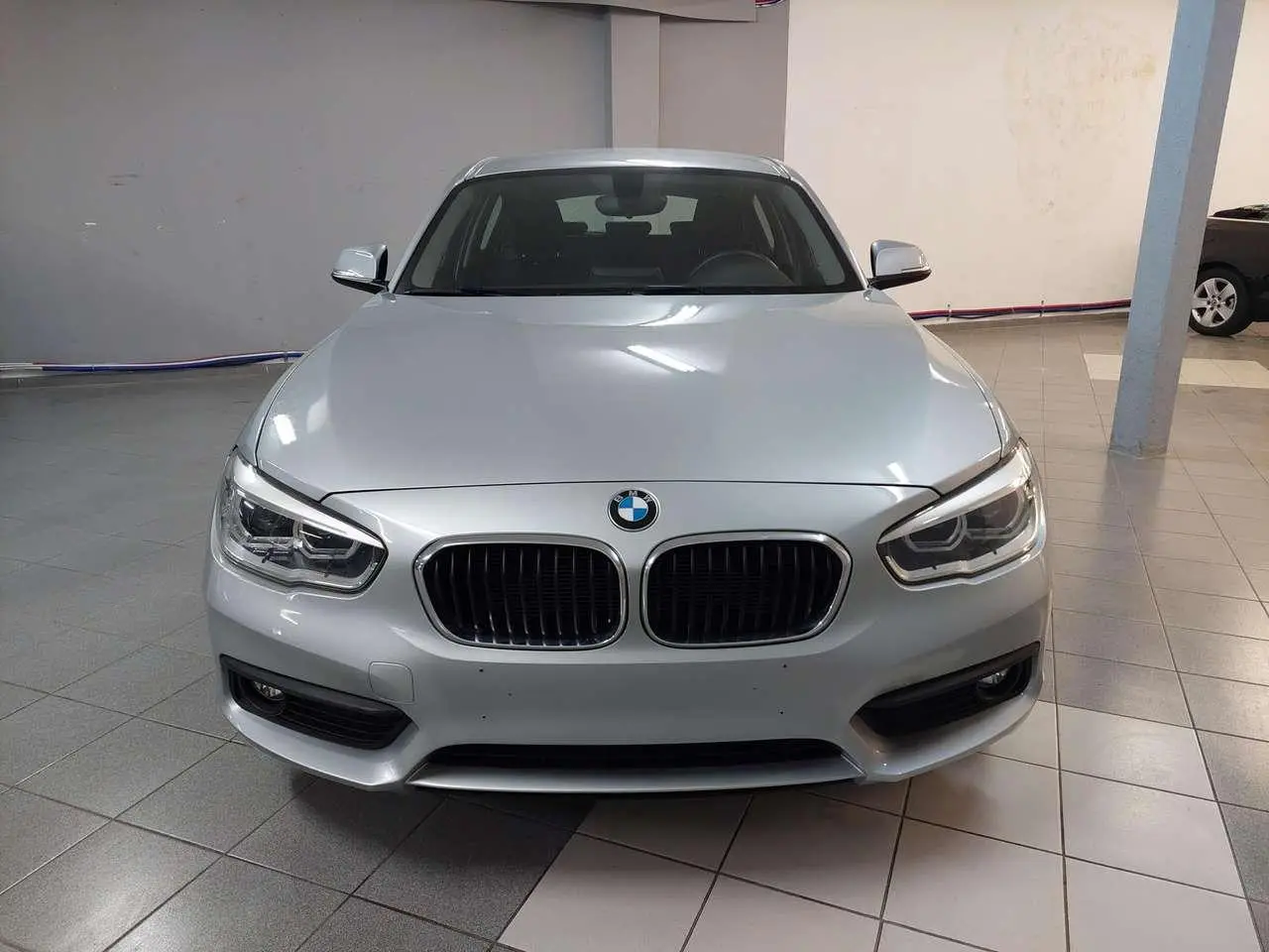 Photo 1 : Bmw Serie 1 2018 Diesel