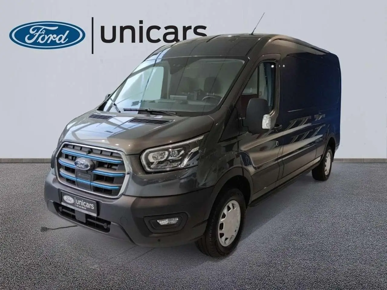 Photo 1 : Ford E-transit 2024 Électrique