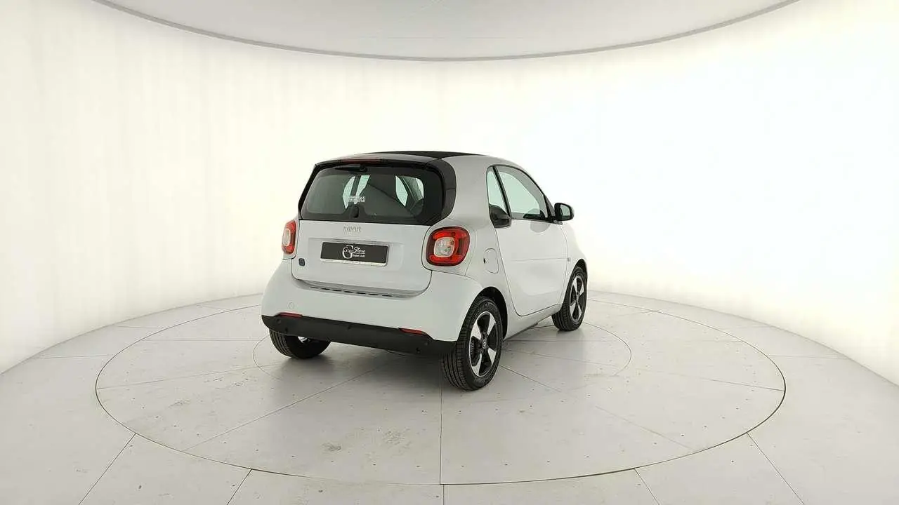 Photo 1 : Smart Fortwo 2021 Électrique