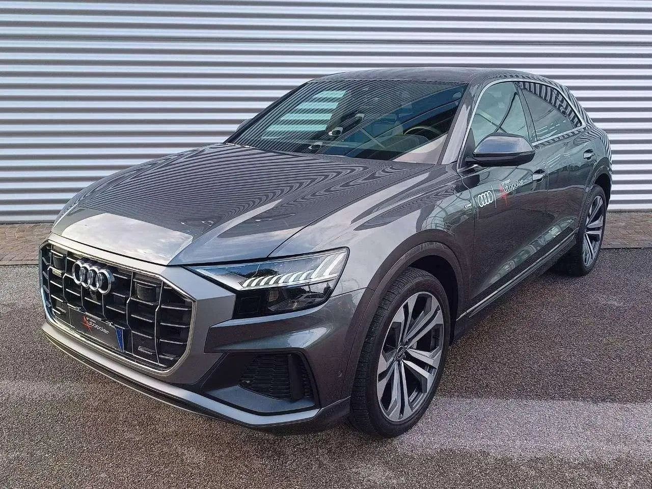 Photo 1 : Audi Q8 2022 Hybride