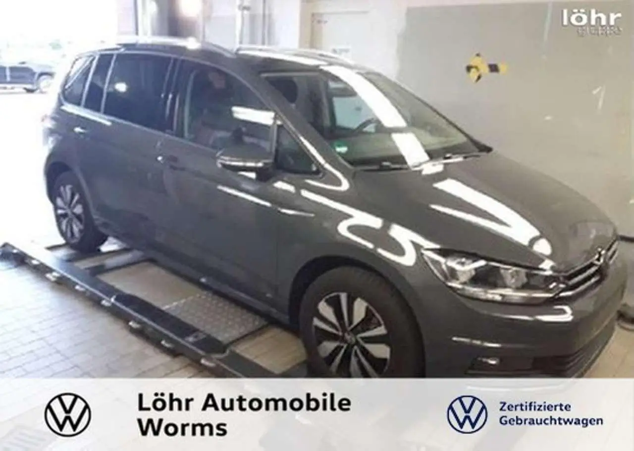 Photo 1 : Volkswagen Touran 2023 Petrol