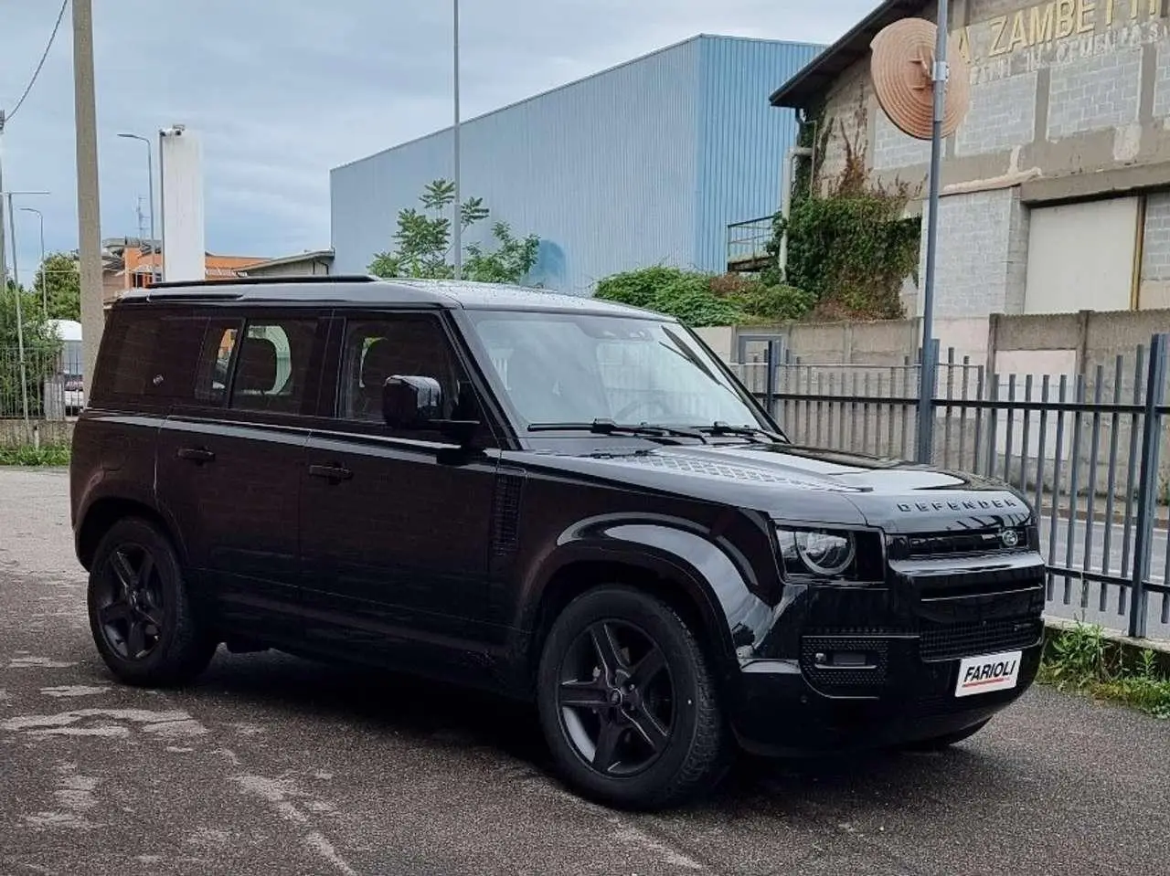 Photo 1 : Land Rover Defender 2023 Hybride