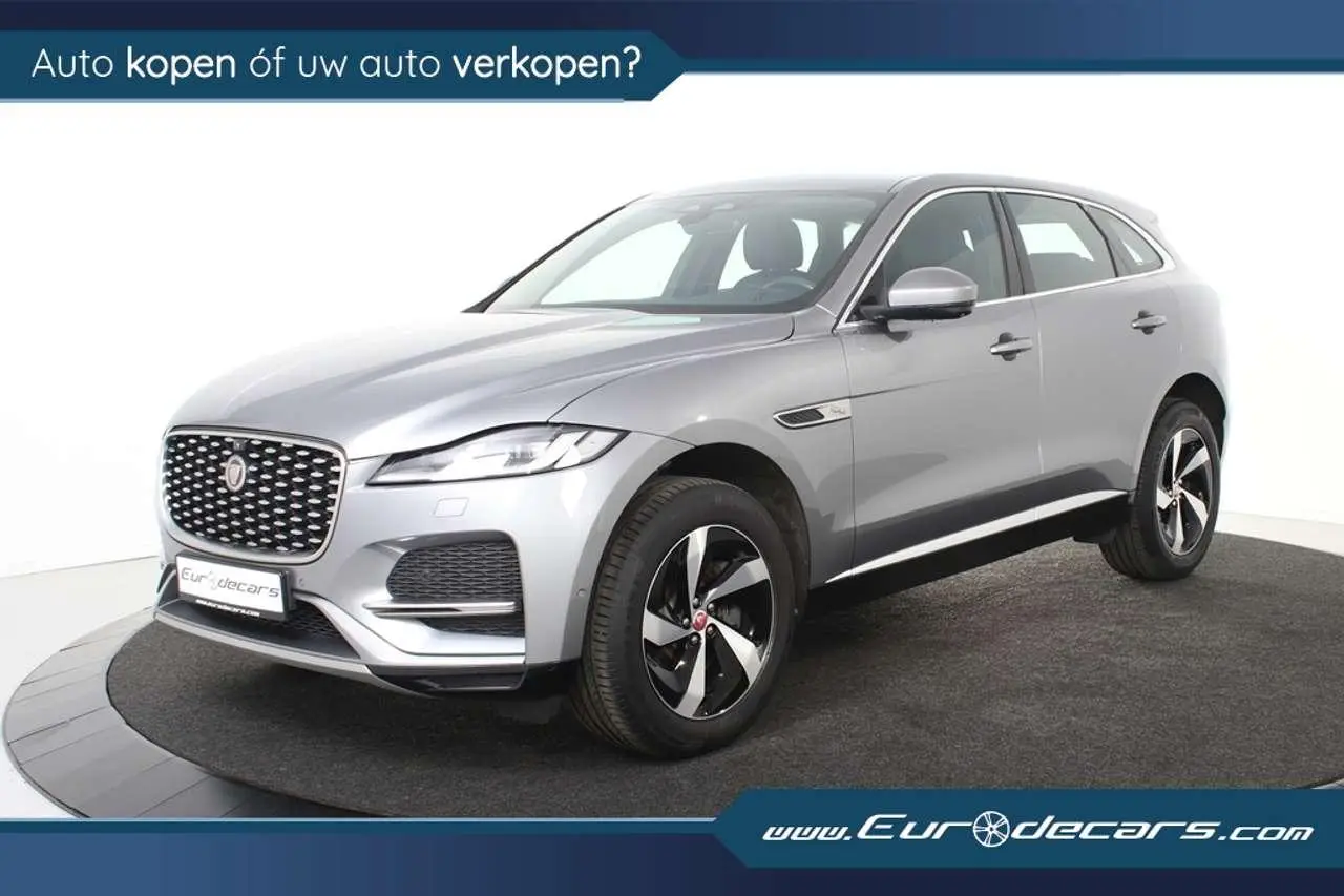 Photo 1 : Jaguar F-pace 2021 Essence