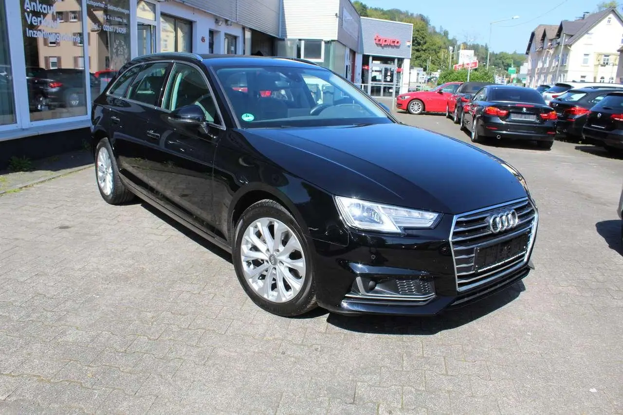 Photo 1 : Audi A4 2019 Diesel