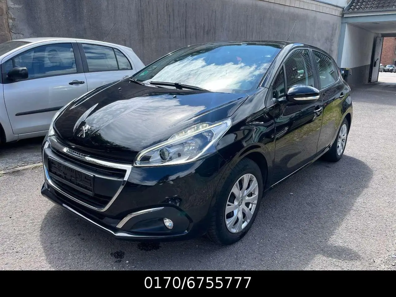 Photo 1 : Peugeot 208 2017 Petrol