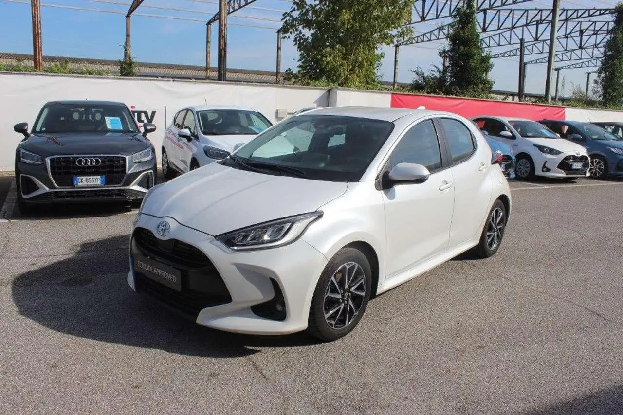 Photo 1 : Toyota Yaris 2022 Petrol