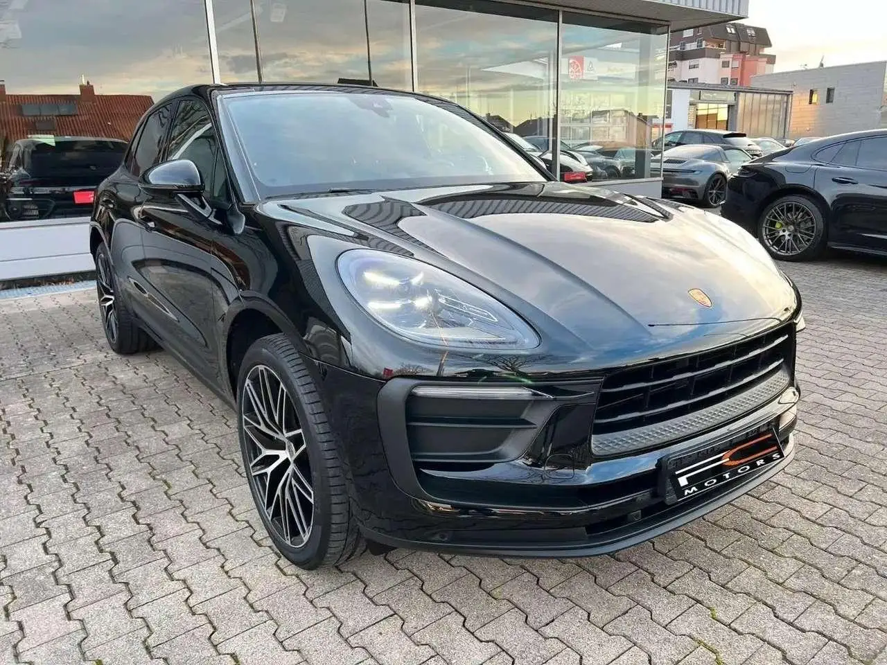 Photo 1 : Porsche Macan 2022 Essence