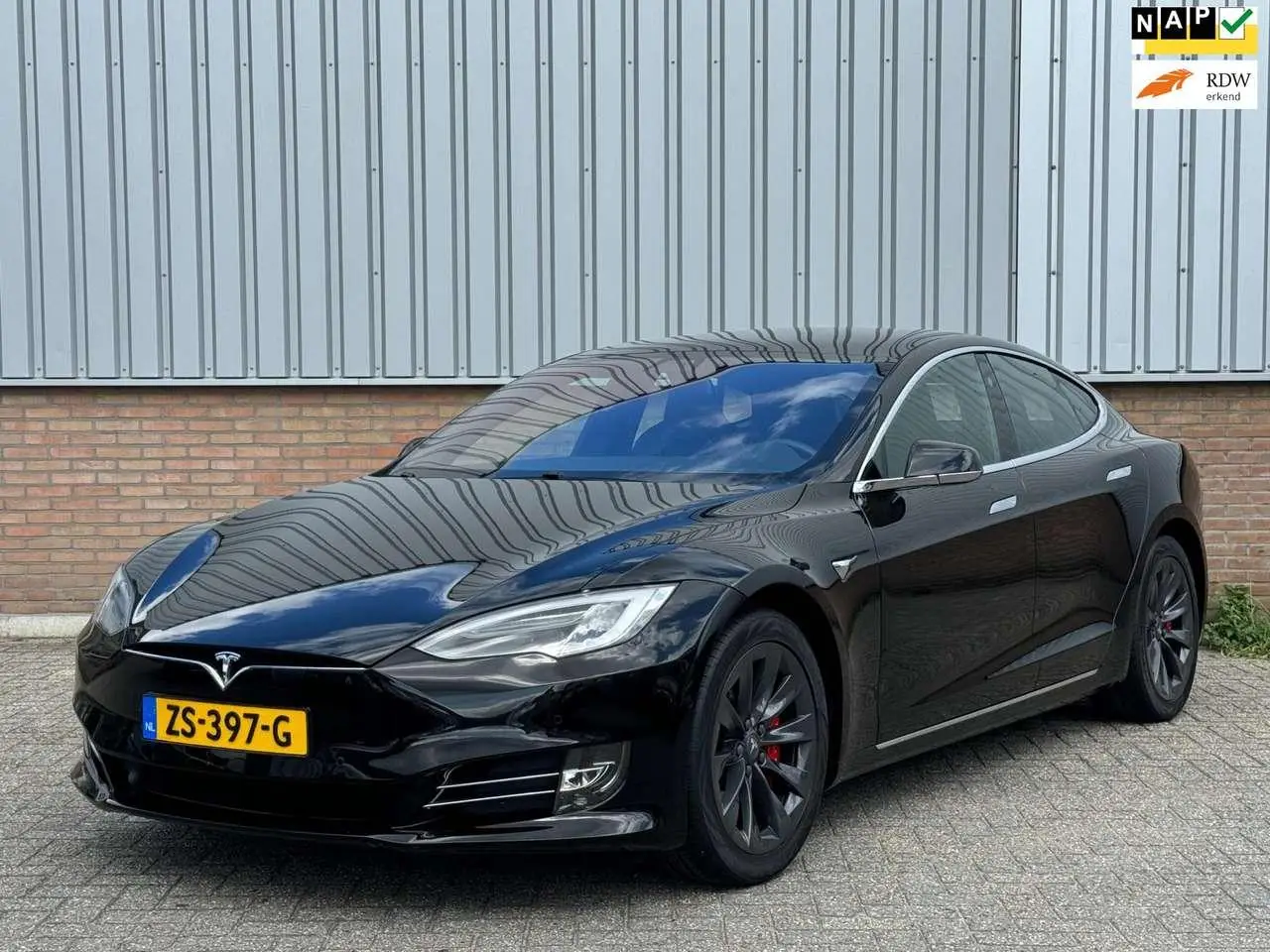 Photo 1 : Tesla Model S 2019 Électrique