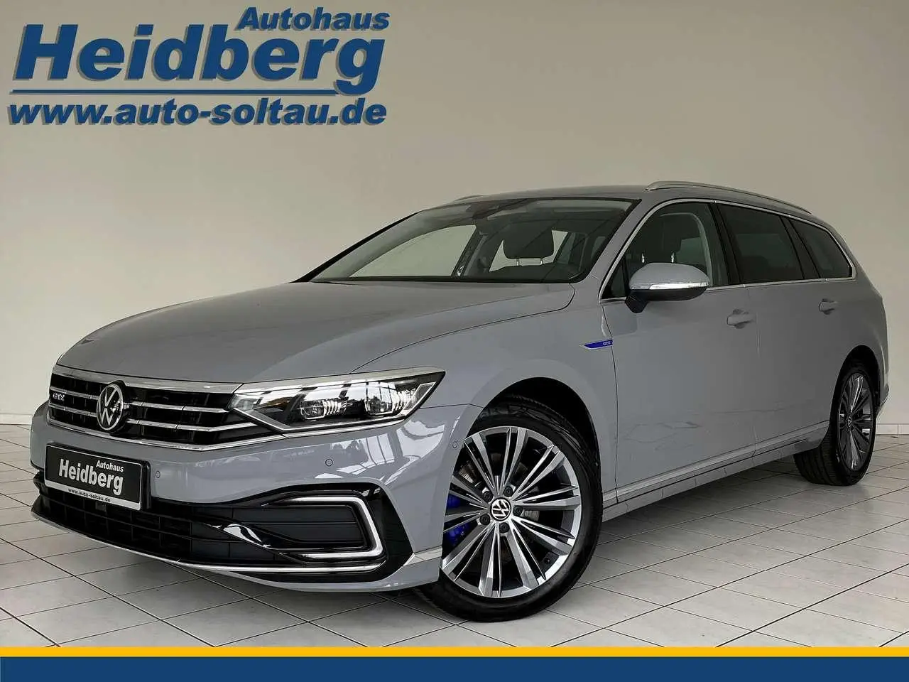 Photo 1 : Volkswagen Passat 2023 Hybrid