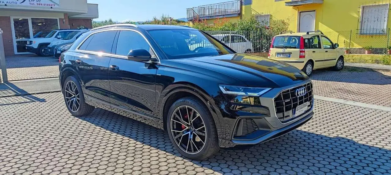 Photo 1 : Audi Q8 2020 Hybride