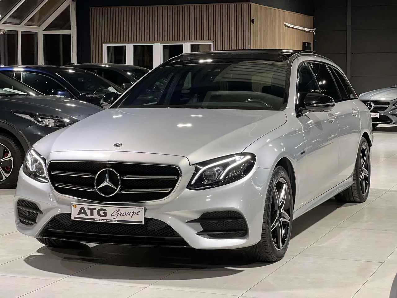 Photo 1 : Mercedes-benz Classe E 2021 Hybride