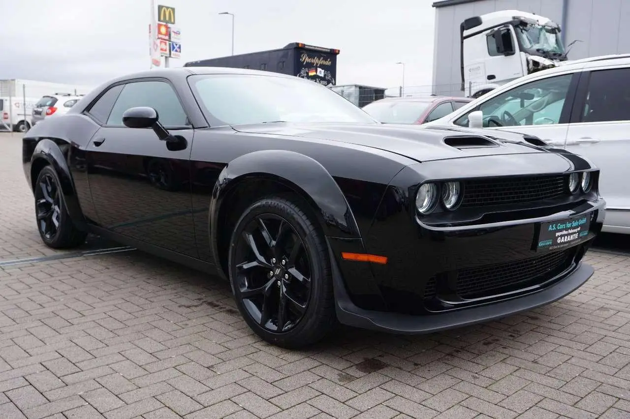 Photo 1 : Dodge Challenger 2020 Essence