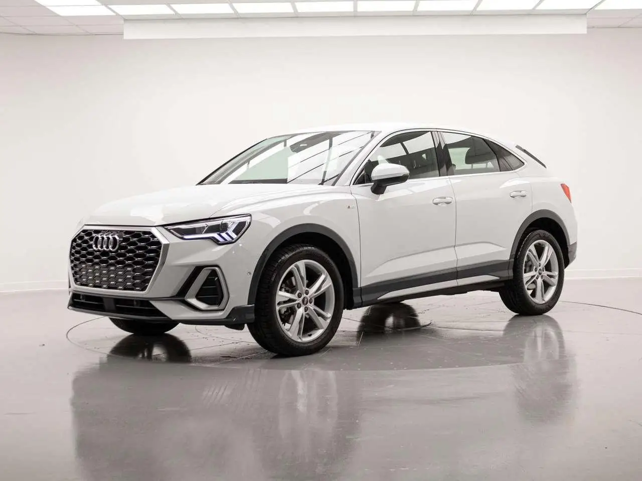 Photo 1 : Audi Q3 2023 Diesel