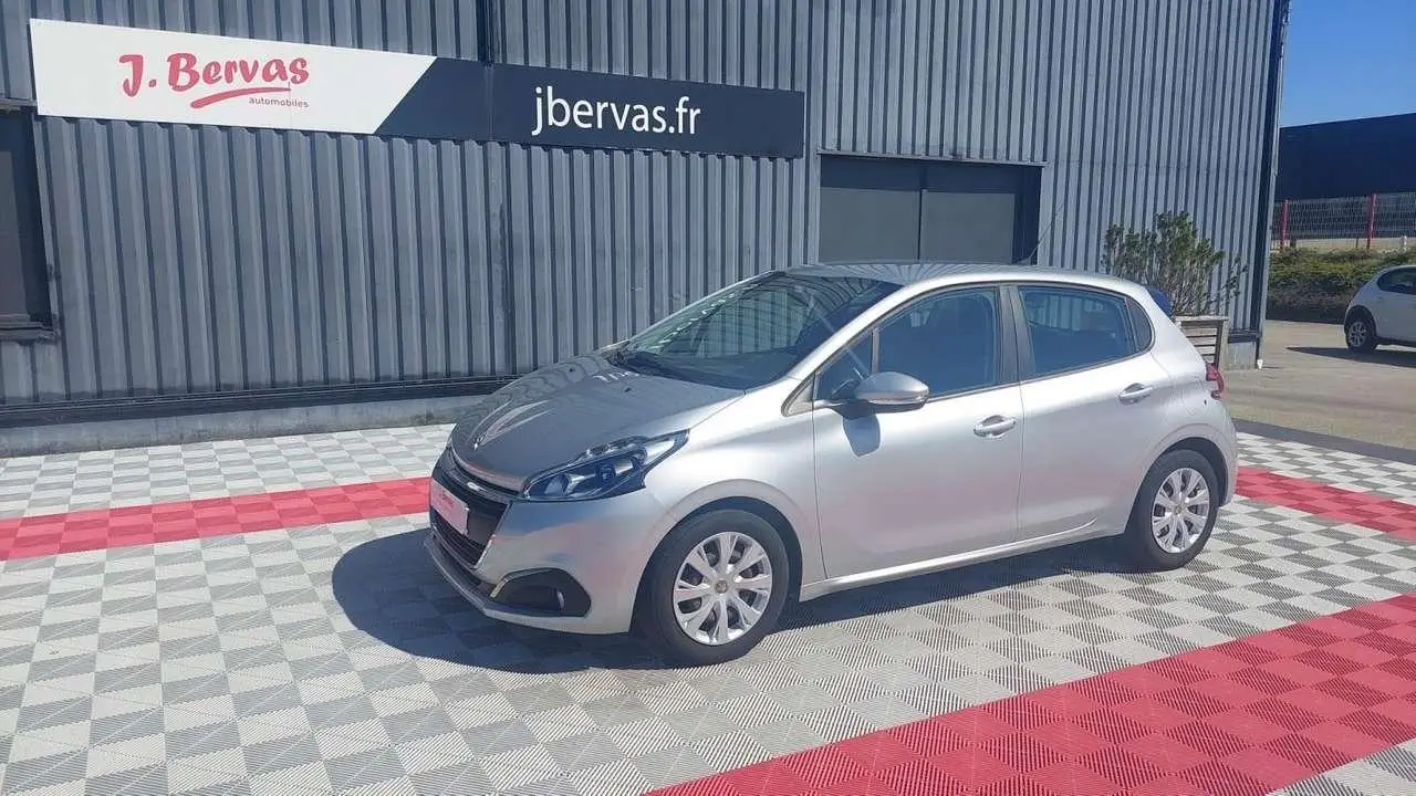 Photo 1 : Peugeot 208 2017 Diesel