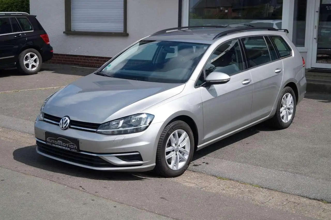 Photo 1 : Volkswagen Golf 2019 Petrol