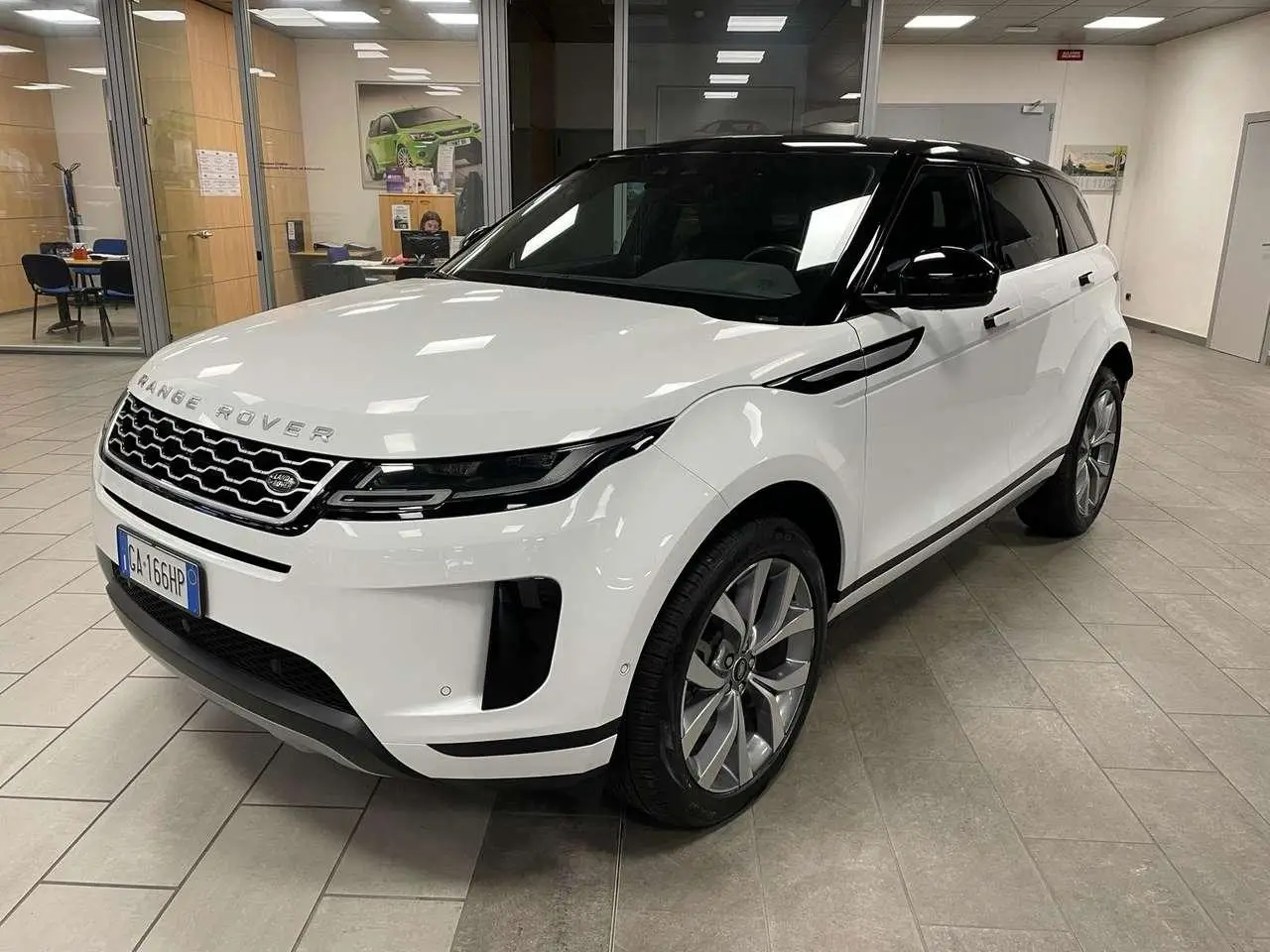 Photo 1 : Land Rover Range Rover Evoque 2020 Non renseigné