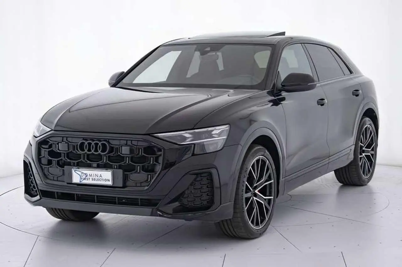 Photo 1 : Audi Q8 2024 Hybrid