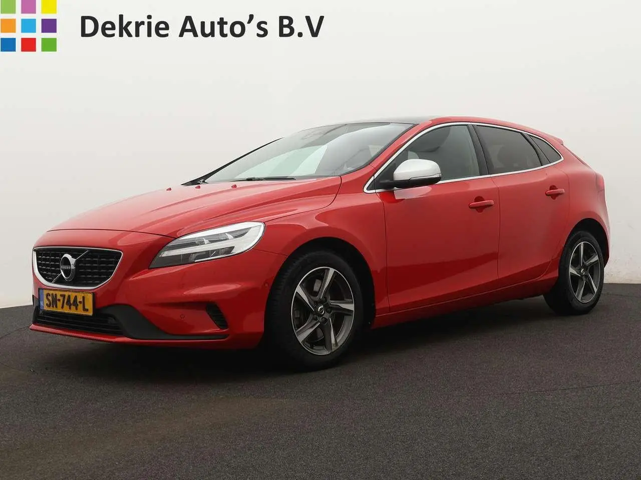 Photo 1 : Volvo V40 2018 Diesel