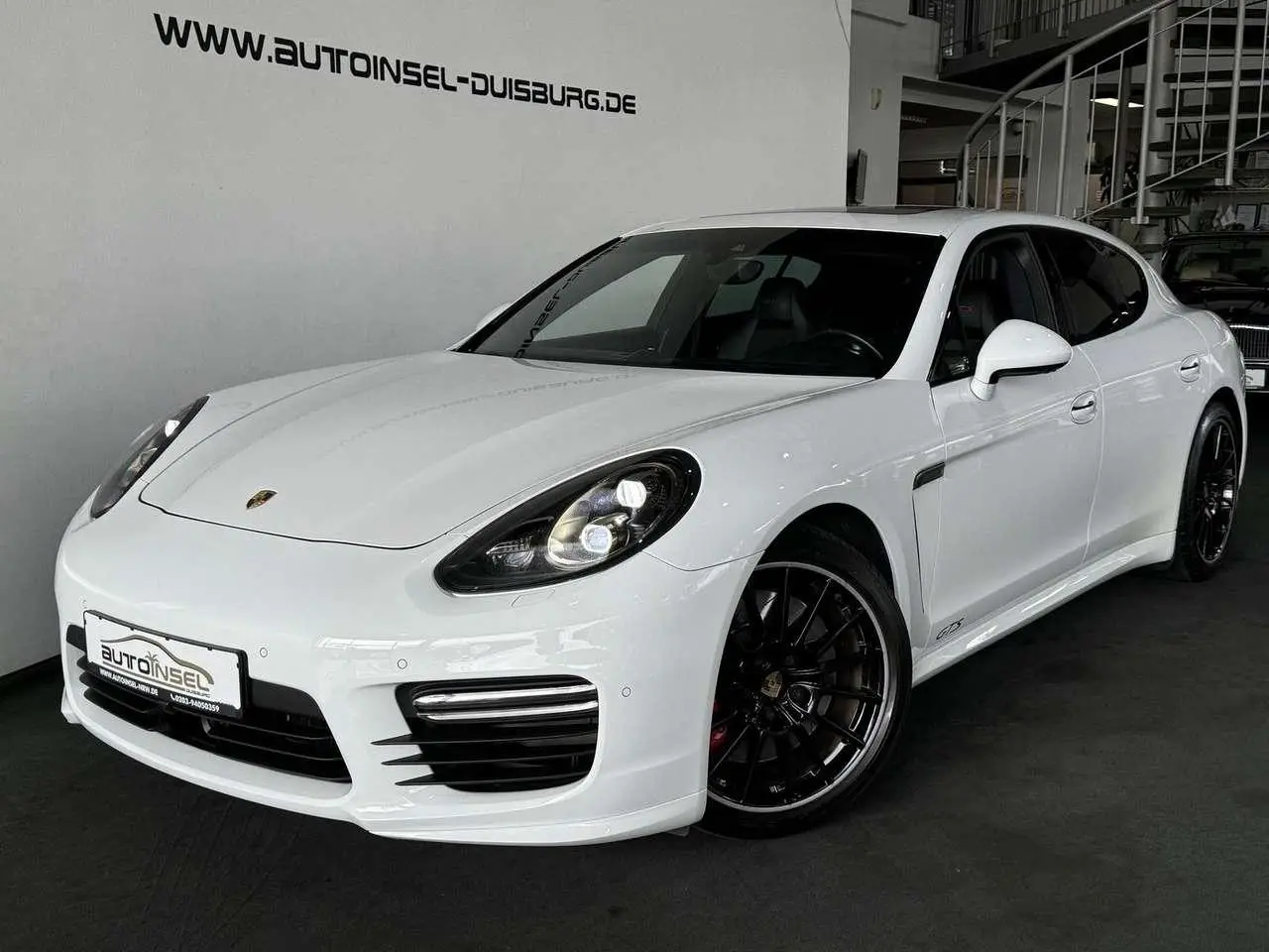 Photo 1 : Porsche Panamera 2015 Essence