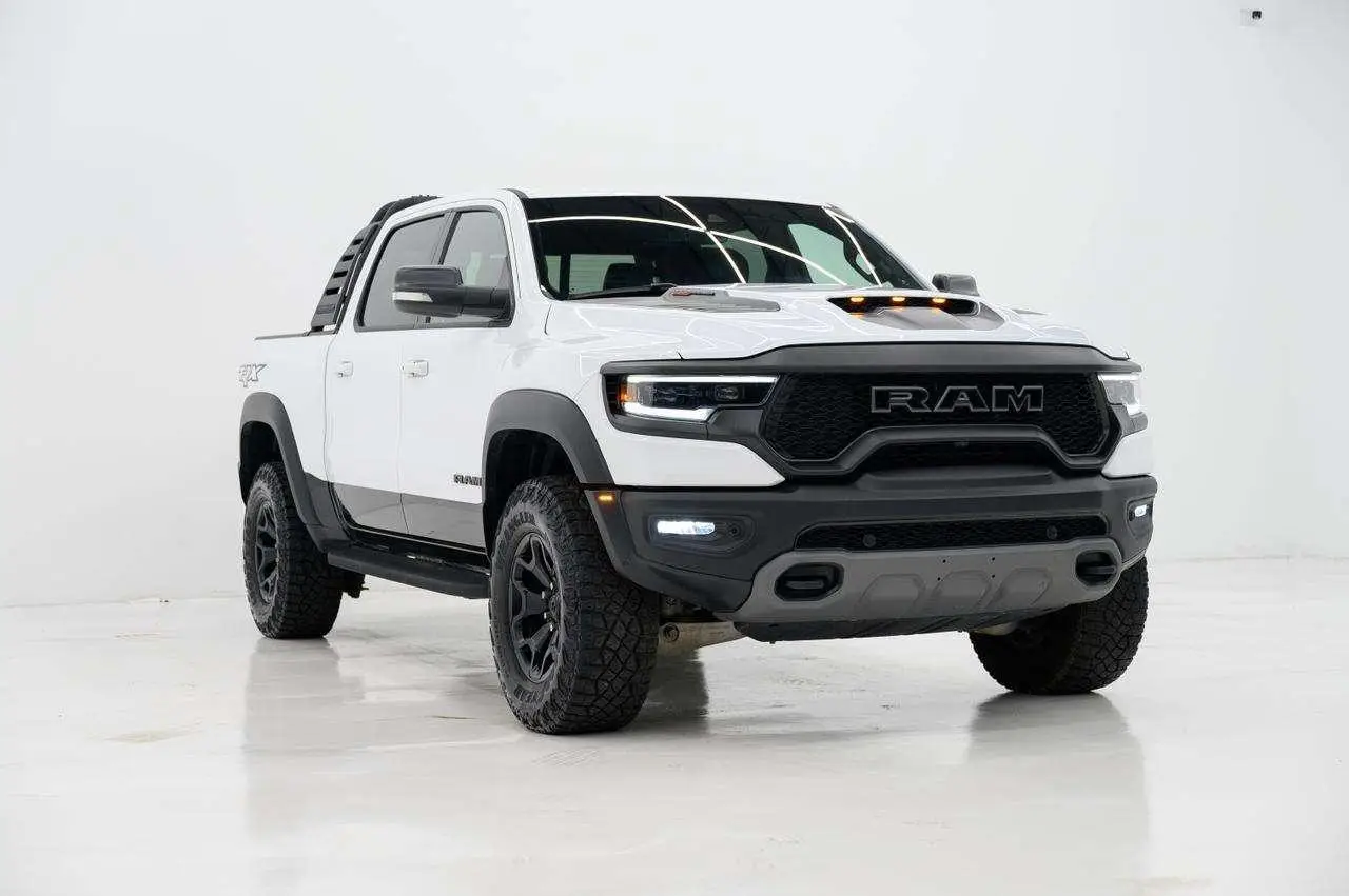 Photo 1 : Dodge Ram 2022 Petrol