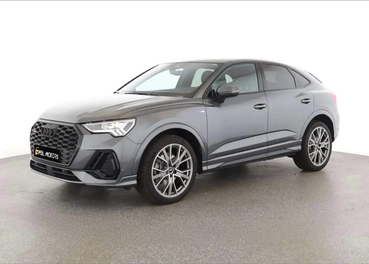 Photo 1 : Audi Q3 2023 Diesel