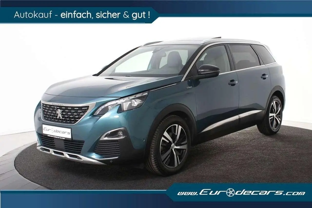 Photo 1 : Peugeot 5008 2019 Essence