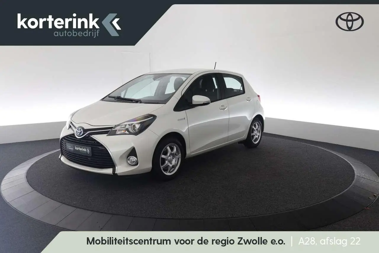 Photo 1 : Toyota Yaris 2015 Hybride