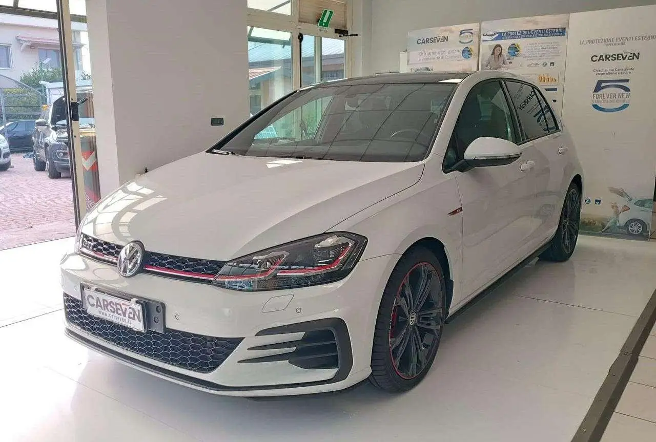 Photo 1 : Volkswagen Golf 2017 Essence