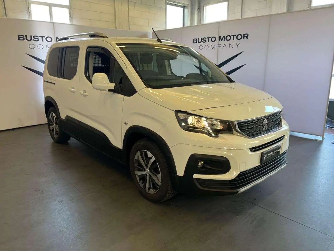 Photo 1 : Peugeot Rifter 2019 Essence