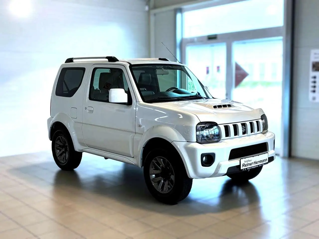 Photo 1 : Suzuki Jimny 2017 Petrol