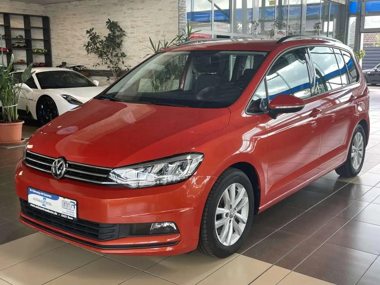 Photo 1 : Volkswagen Touran 2017 Petrol