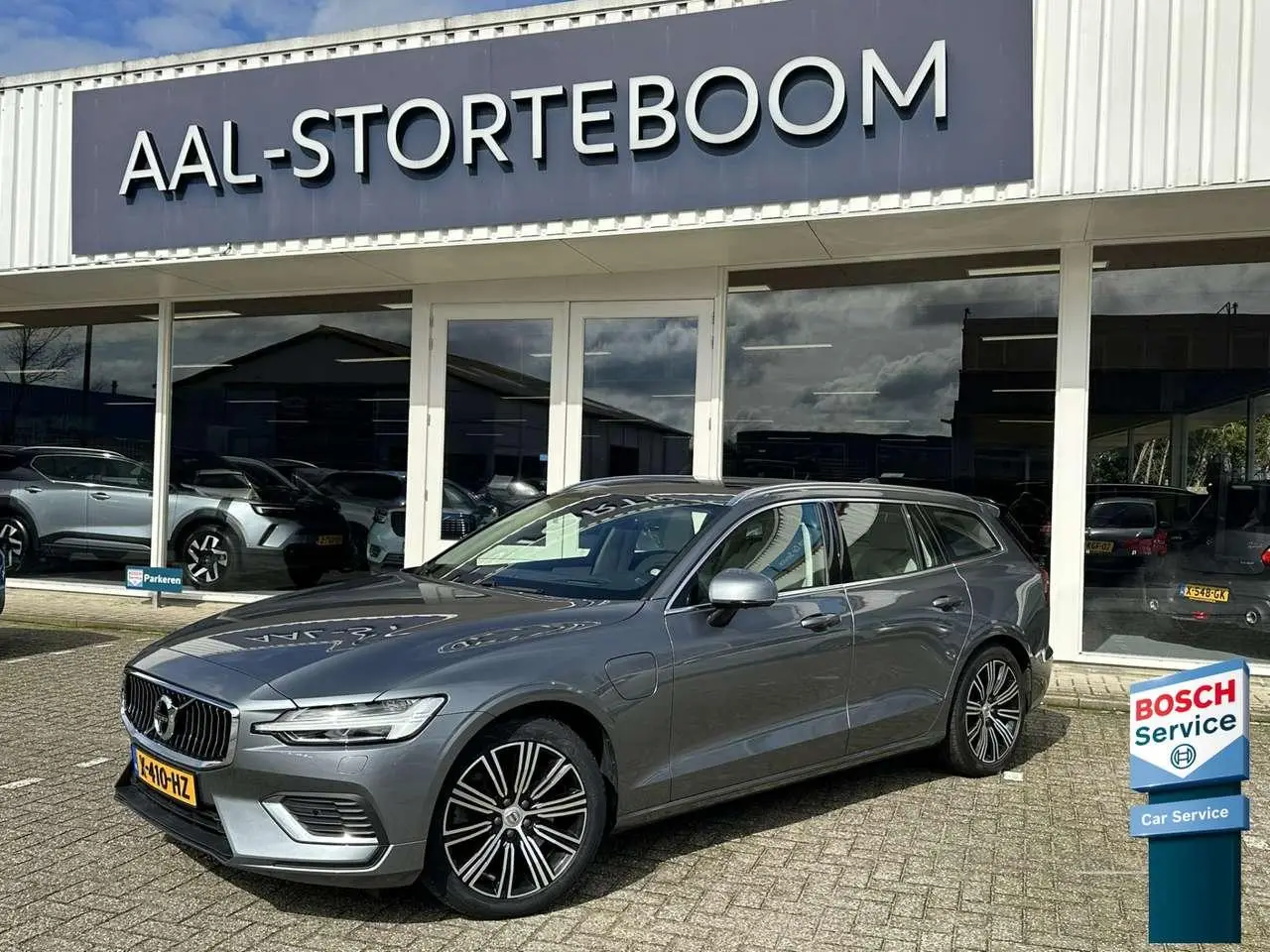 Photo 1 : Volvo V60 2019 Hybride