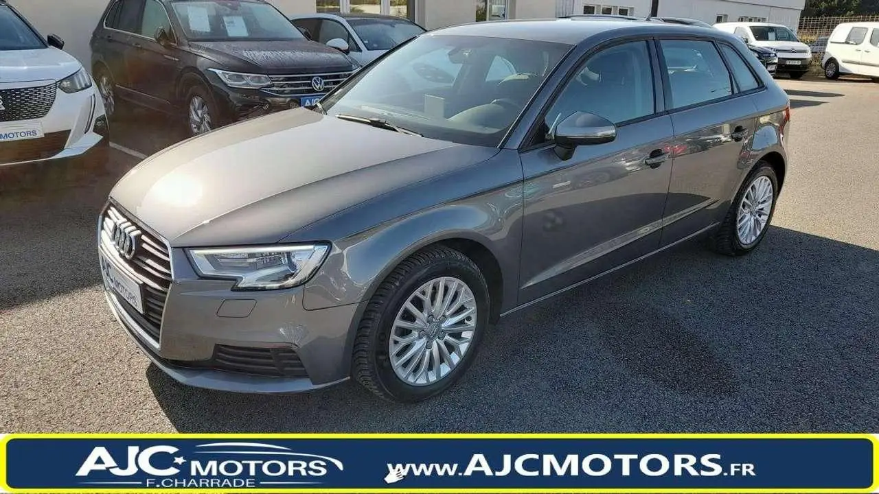 Photo 1 : Audi A3 2018 Diesel