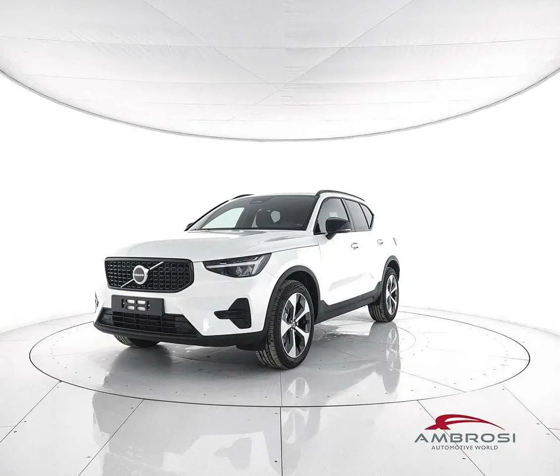 Photo 1 : Volvo Xc40 2024 Hybride