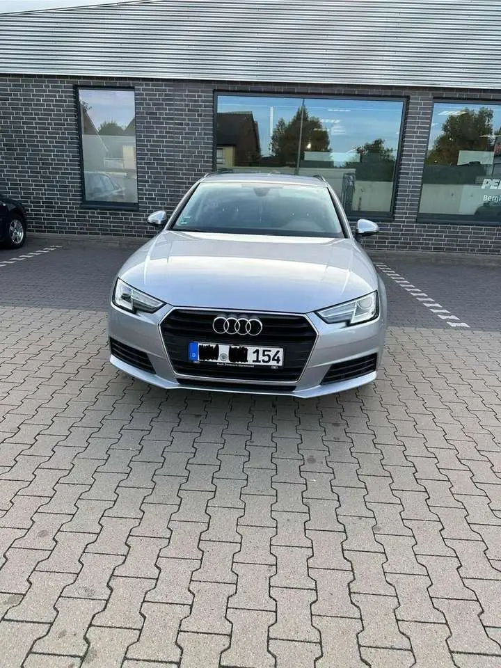 Photo 1 : Audi A4 2017 Diesel