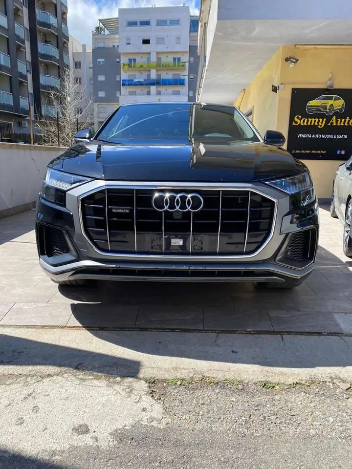 Photo 1 : Audi Q8 2023 Hybrid