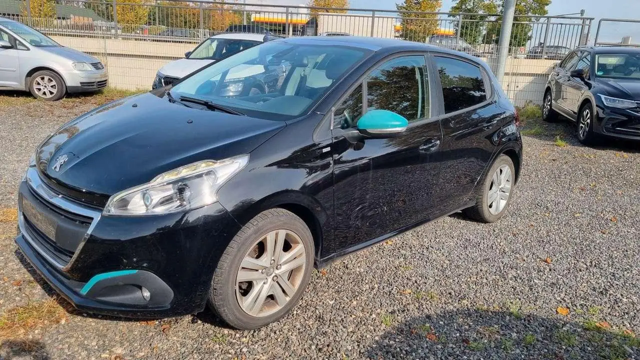 Photo 1 : Peugeot 208 2016 Petrol