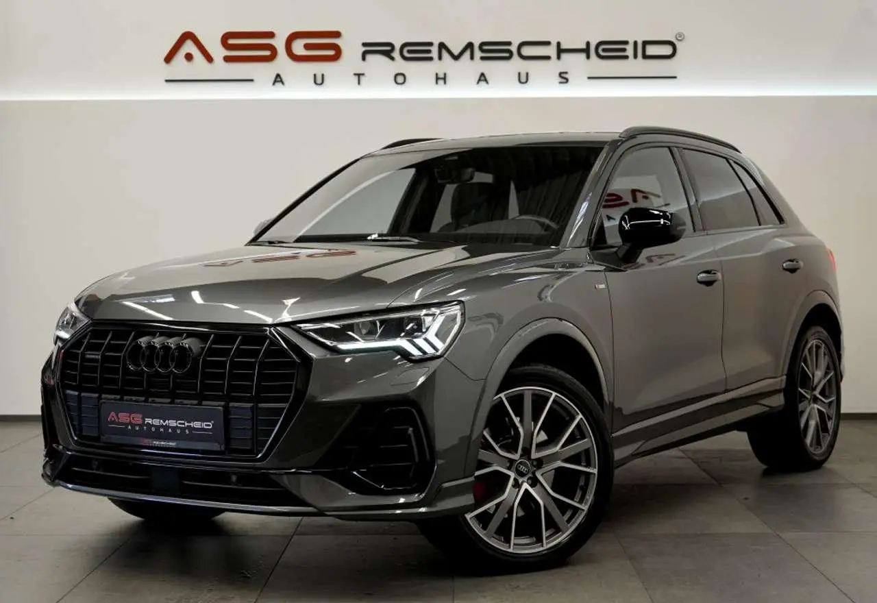 Photo 1 : Audi Q3 2022 Essence