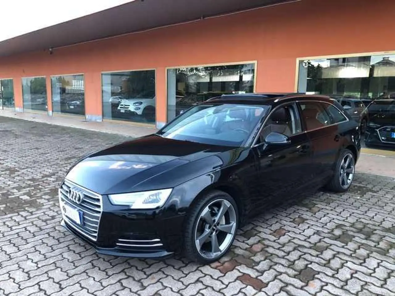 Photo 1 : Audi A4 2018 Diesel