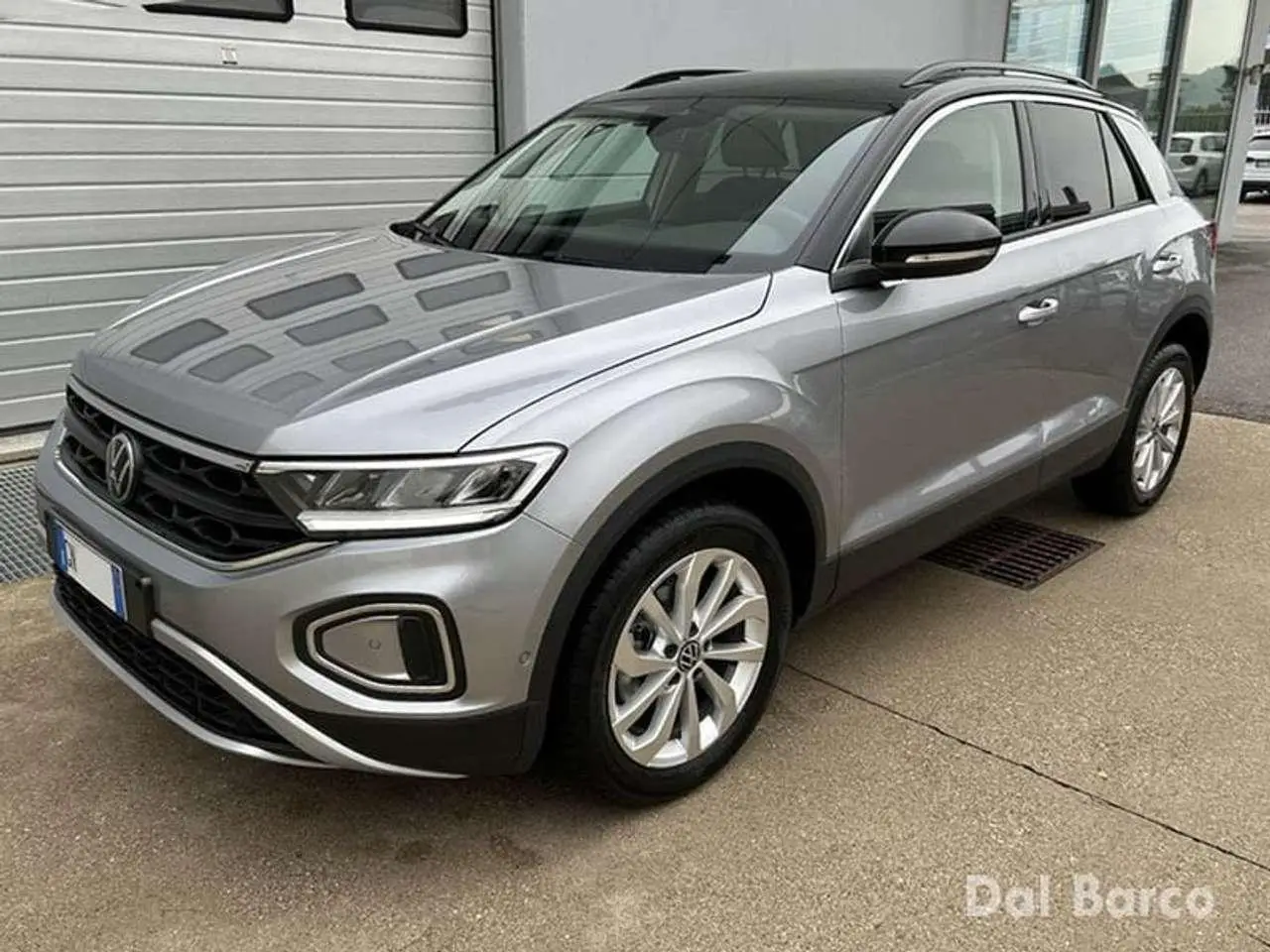 Photo 1 : Volkswagen T-roc 2023 Petrol