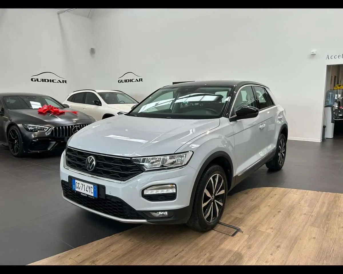 Photo 1 : Volkswagen T-roc 2021 Petrol