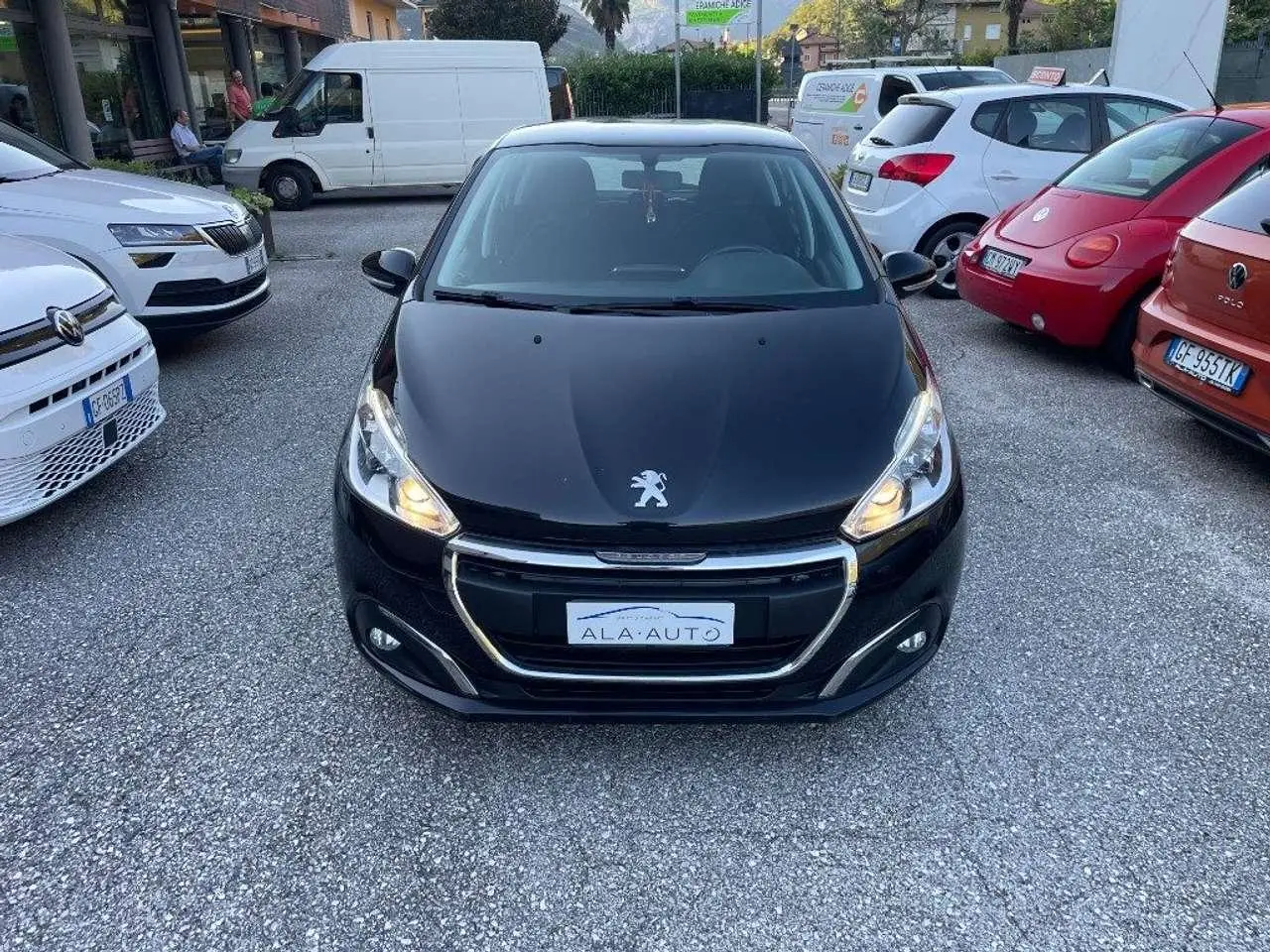 Photo 1 : Peugeot 208 2017 Diesel