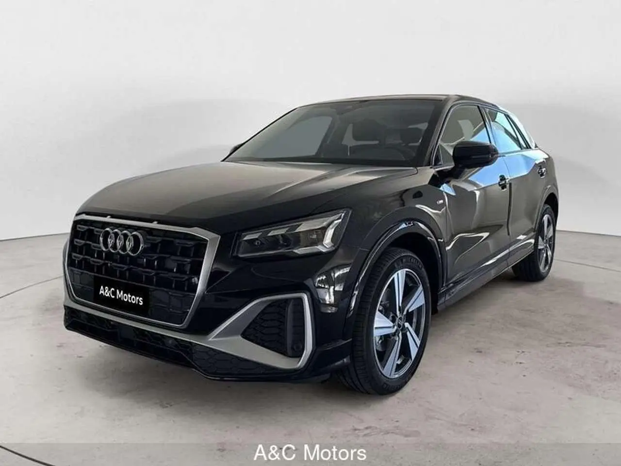 Photo 1 : Audi Q2 2024 Diesel