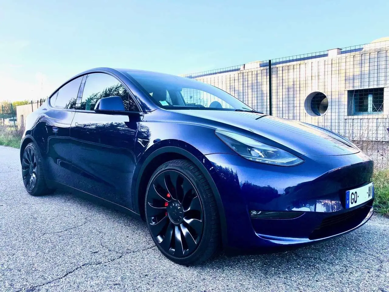 Photo 1 : Tesla Model Y 2023 Électrique