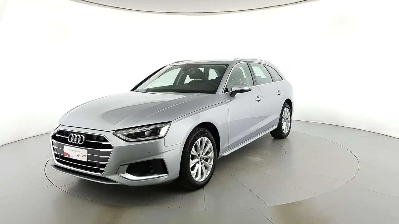 Photo 1 : Audi A4 2024 Hybrid